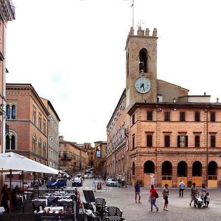 Osimo Nel Cuore Del Centro, Free Wi-Fi E Netflixアパートメント エクステリア 写真